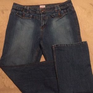 Juniors size 15 No Boundries stretch jeans!